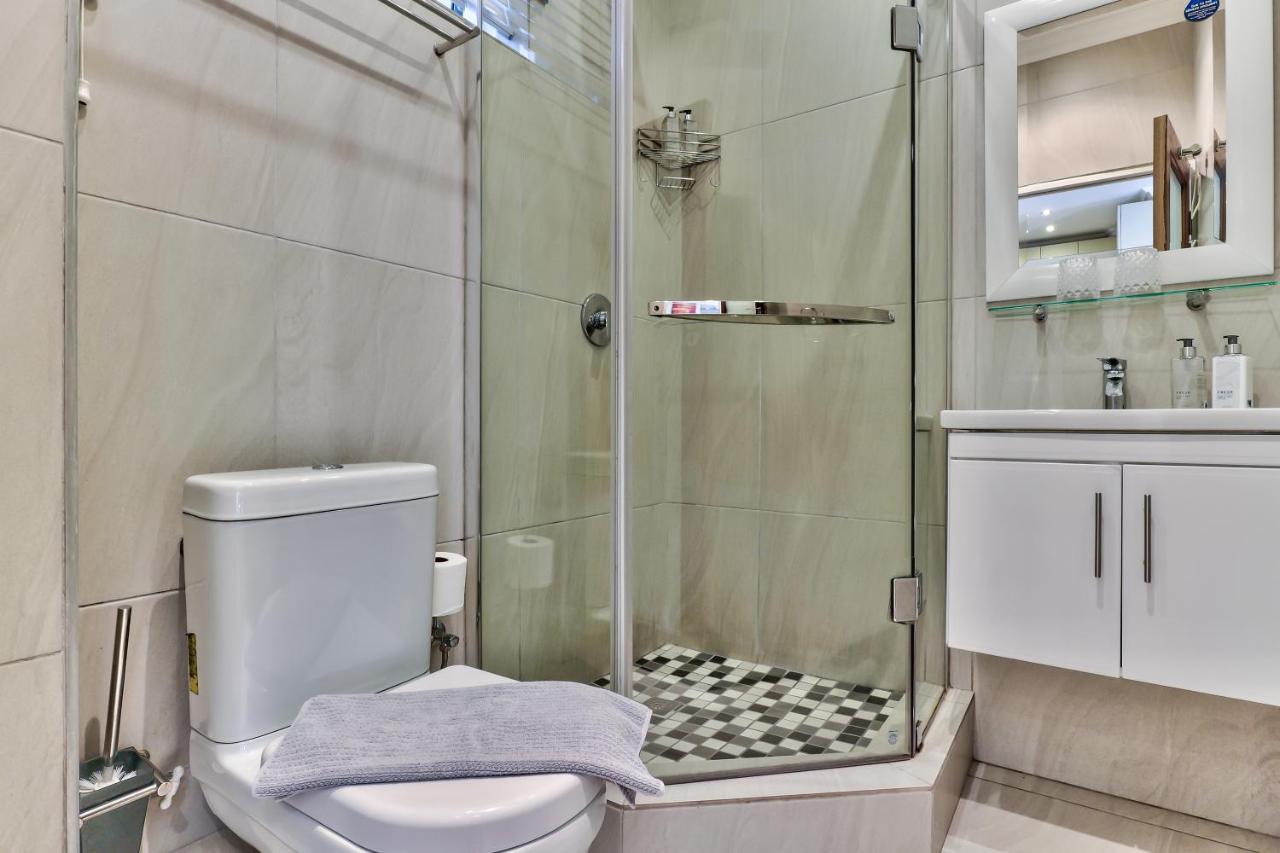 Apartment Fairmile On Main Cape Town