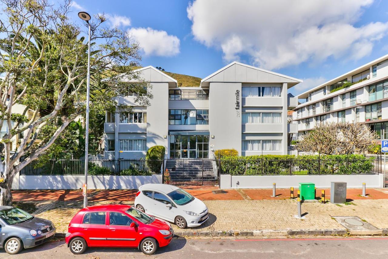 Fairmile On Main Apartment