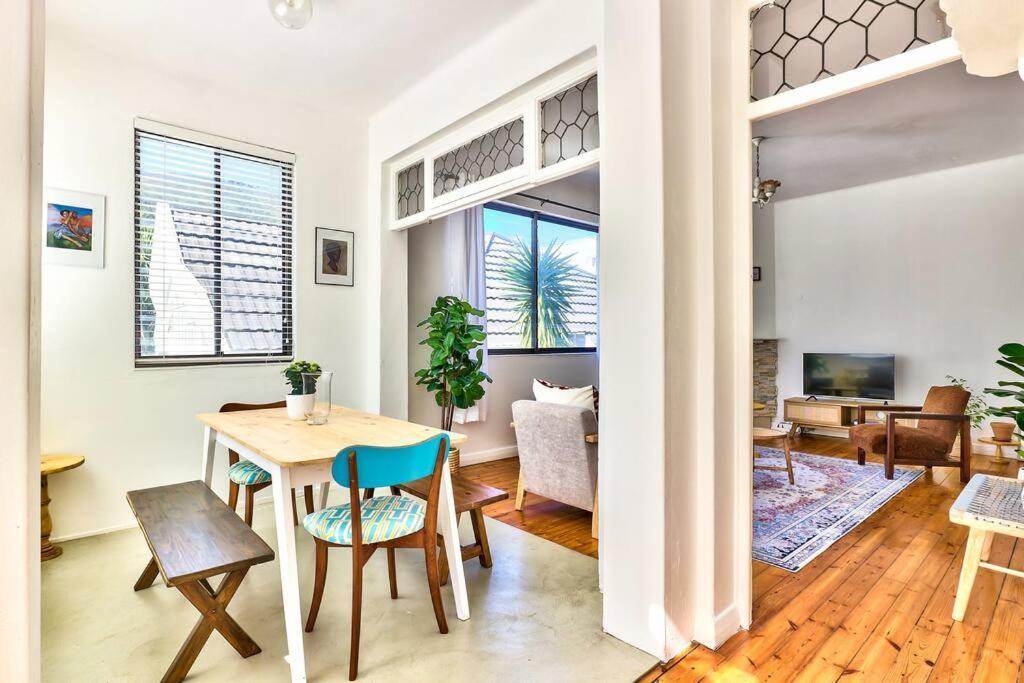 Westminster 2 Bedroom In Sea Point Apartment *