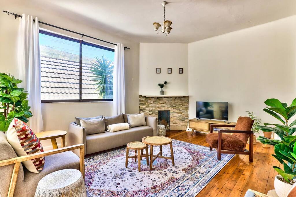 Westminster 2 Bedroom In Sea Point Apartment *