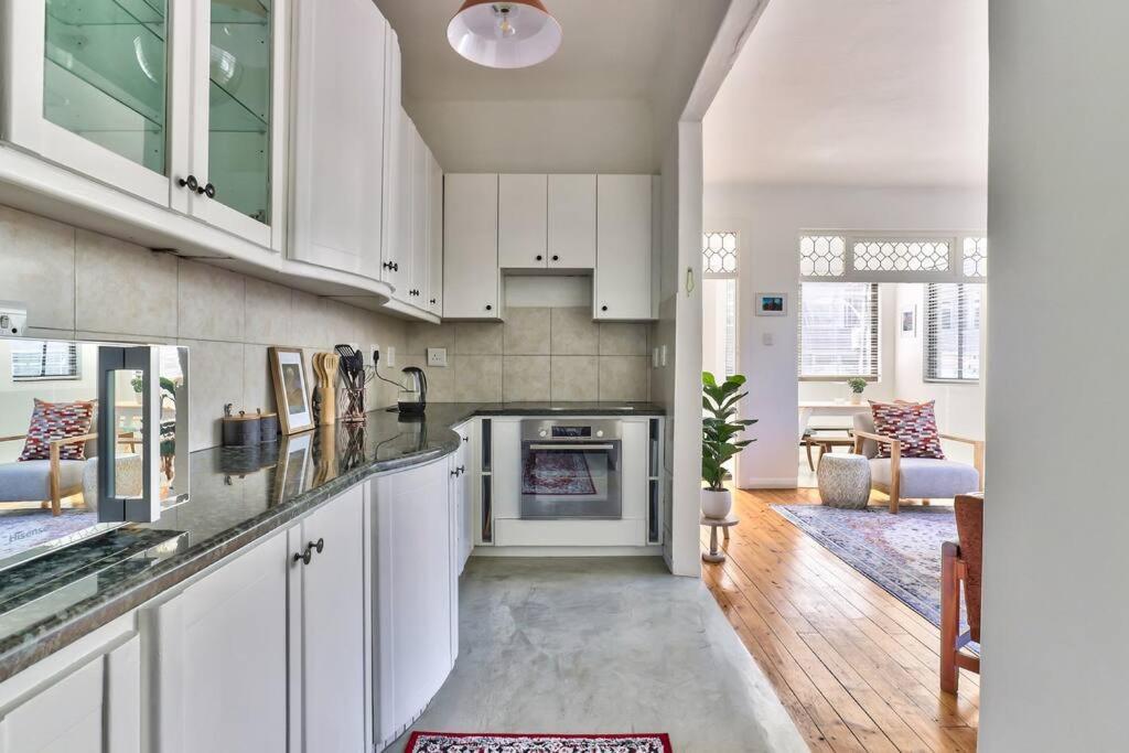 Westminster 2 Bedroom In Sea Point * Cape Town