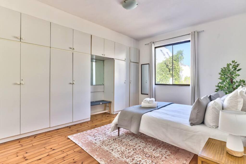 Westminster 2 Bedroom In Sea Point Apartment Cape Town
