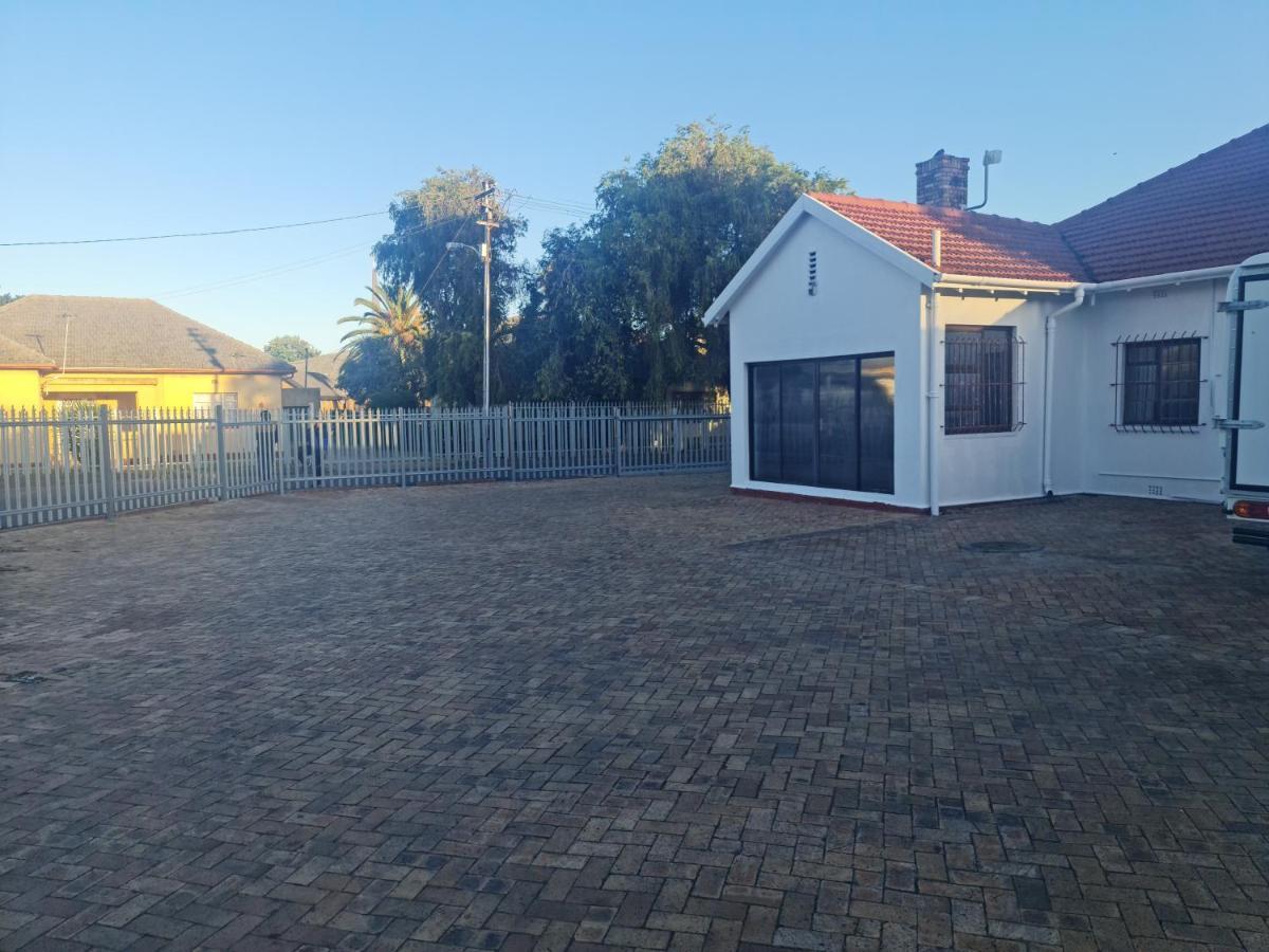 Hasate 13 Louwville Street Belliville South Africa Villa Cape Town