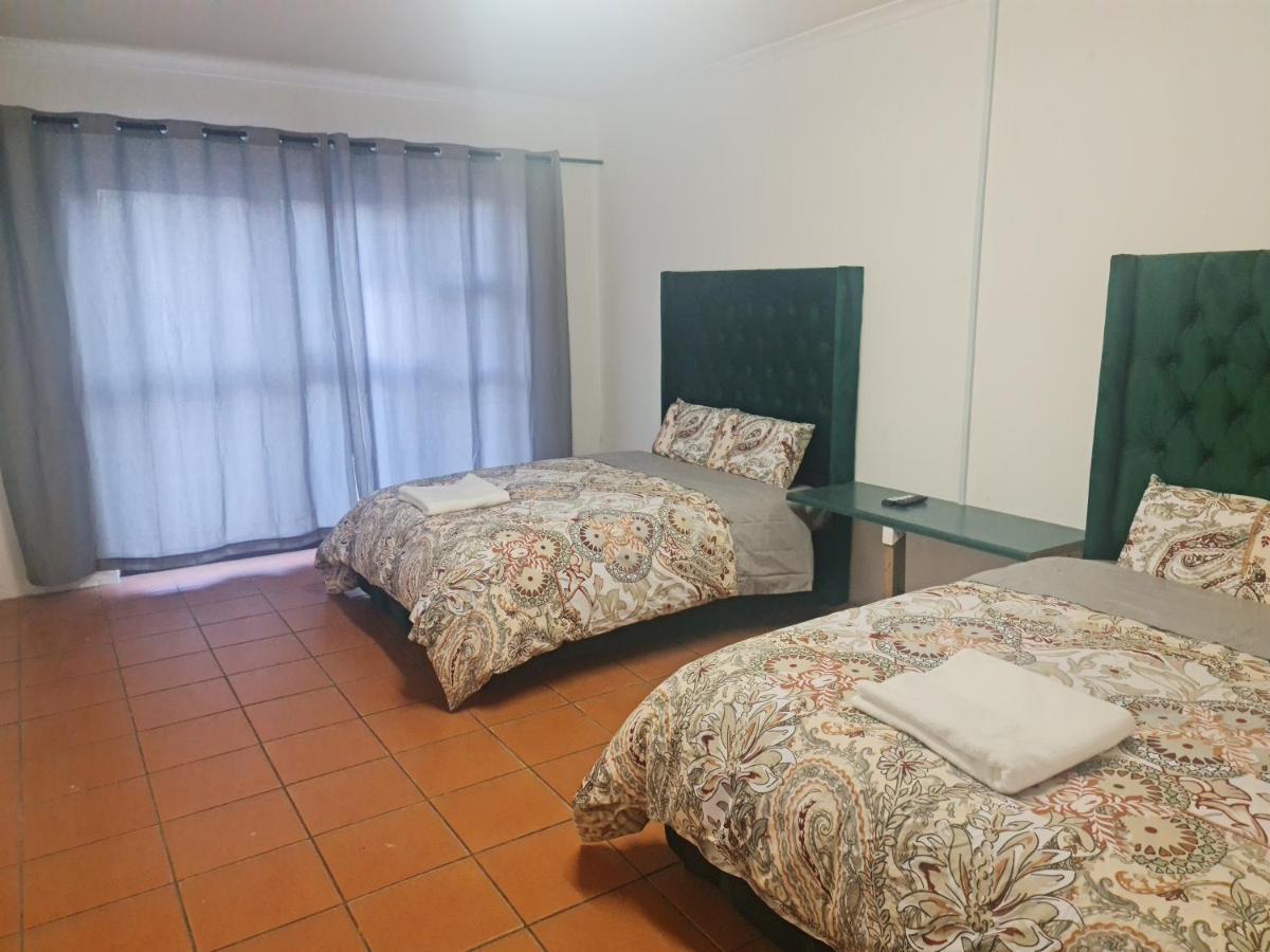 Villa Hasate 13 Louwville Street Belliville South Africa