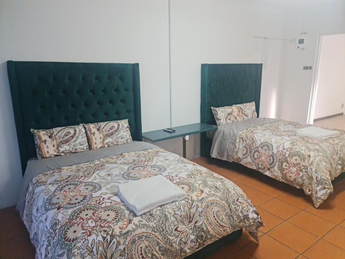 Villa Hasate 13 Louwville Street Belliville South Africa *