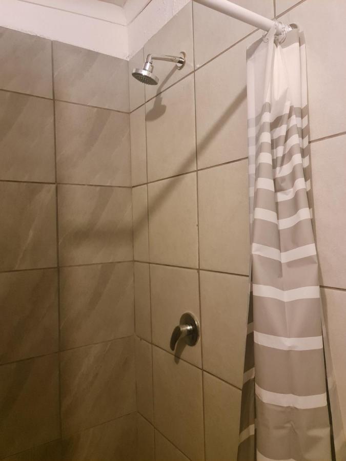 Hasate 13 Louwville Street Belliville South Africa *