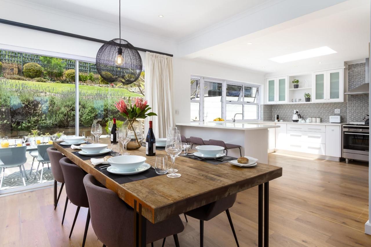 Villa Camps Bay Deluxe - Luxury With Pool, Ocean & Mountain Views