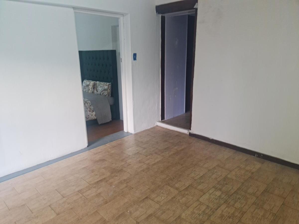 Hasate 13 Louwville Street Belliville South Africa *