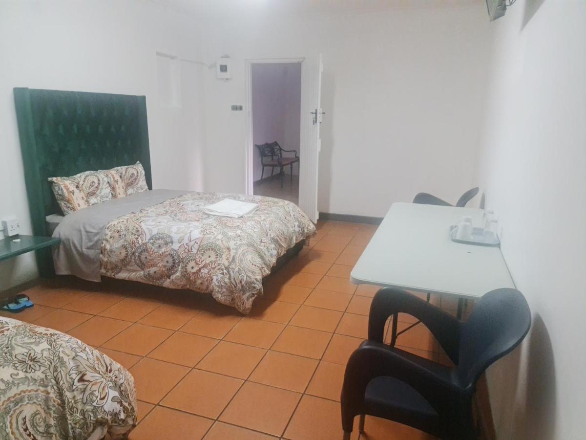 Villa Hasate 13 Louwville Street Belliville South Africa *
