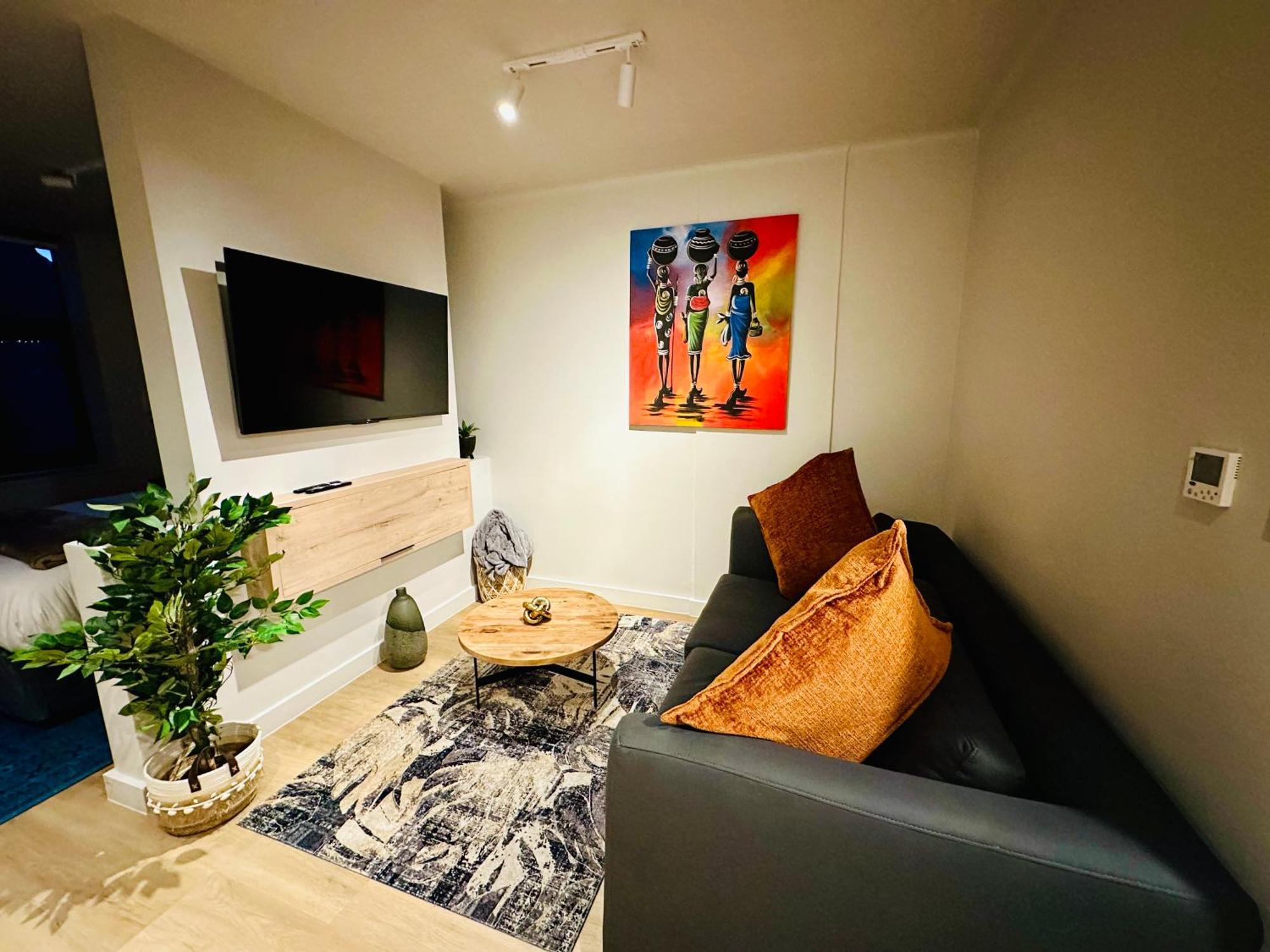 The Tokyo 708 - Family Aparthotel Cape Town