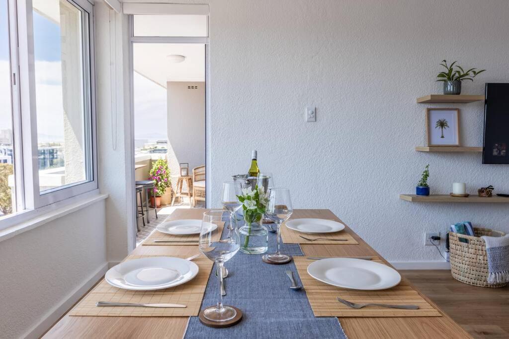 Greenpoint Emerald Apartment Cape Town