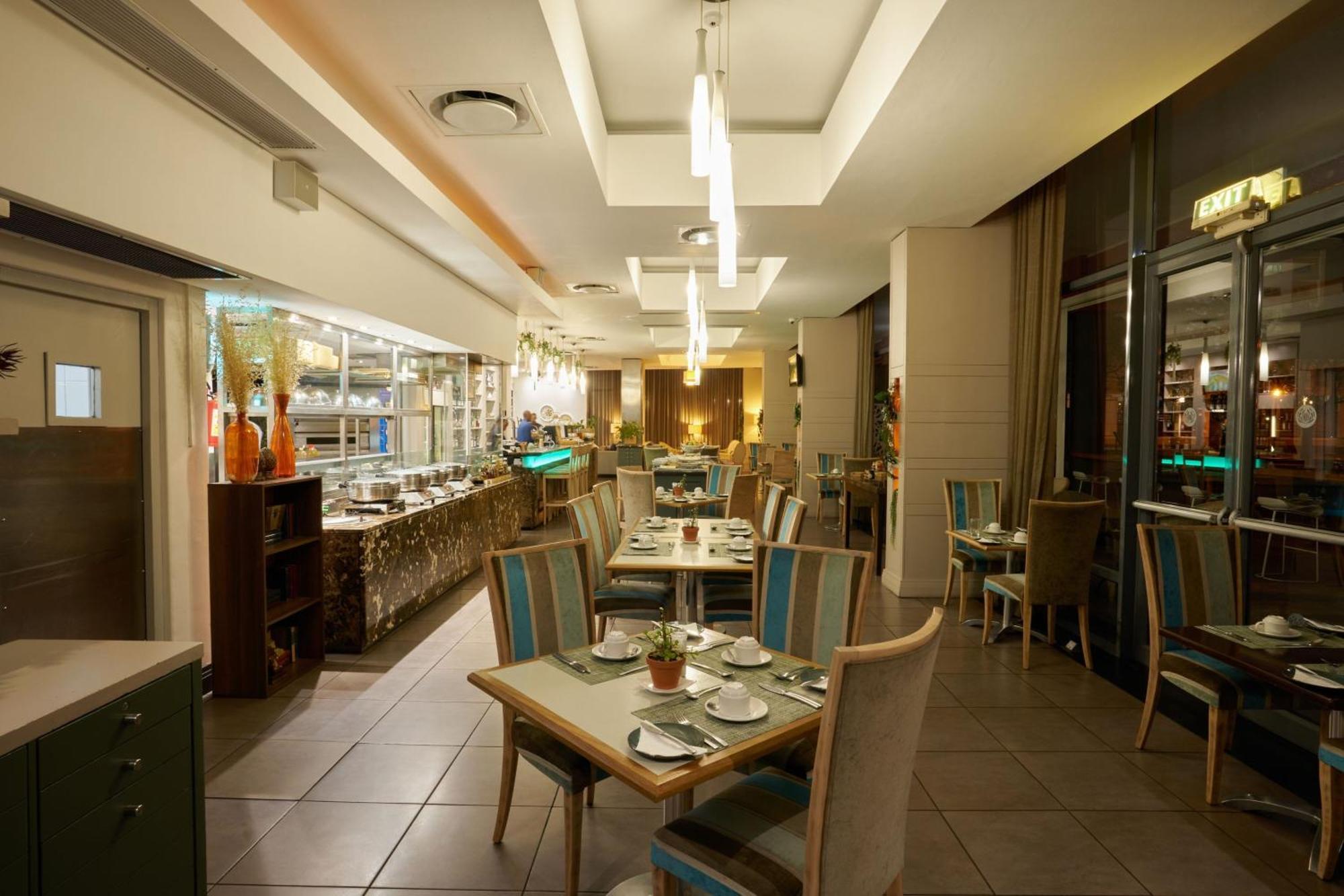 Protea By Marriott North Wharf 4* Cape Town
