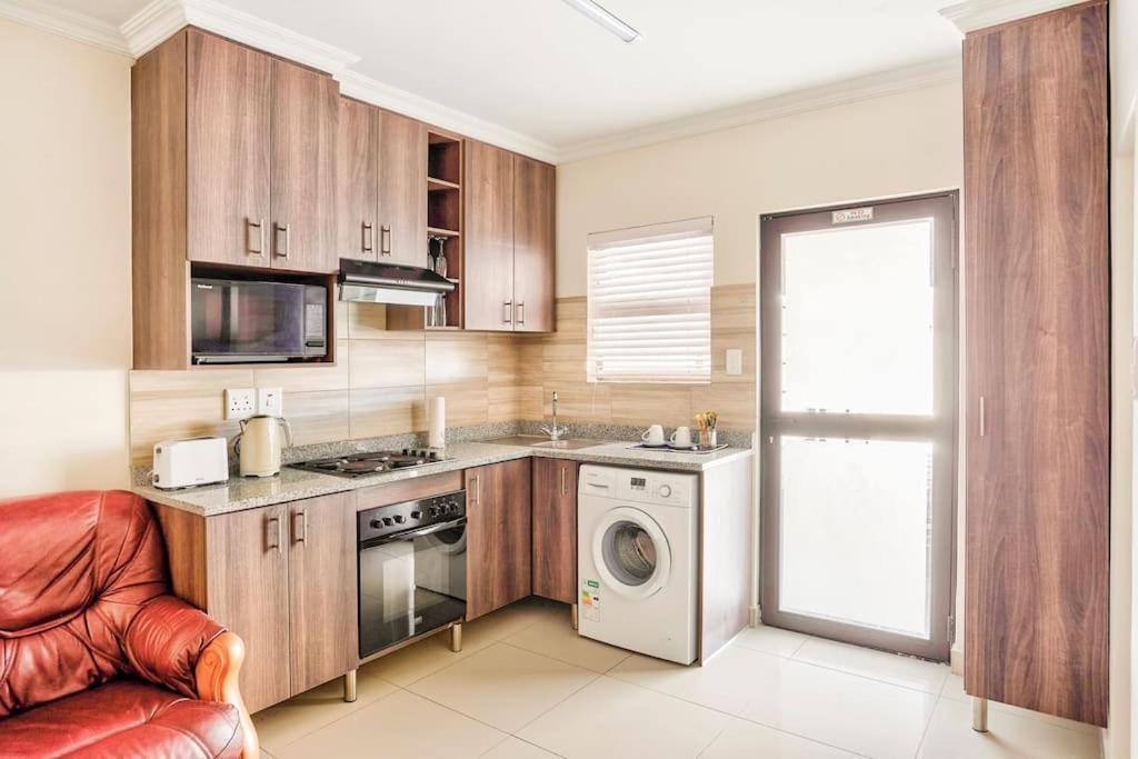Out Apartment Cape Town