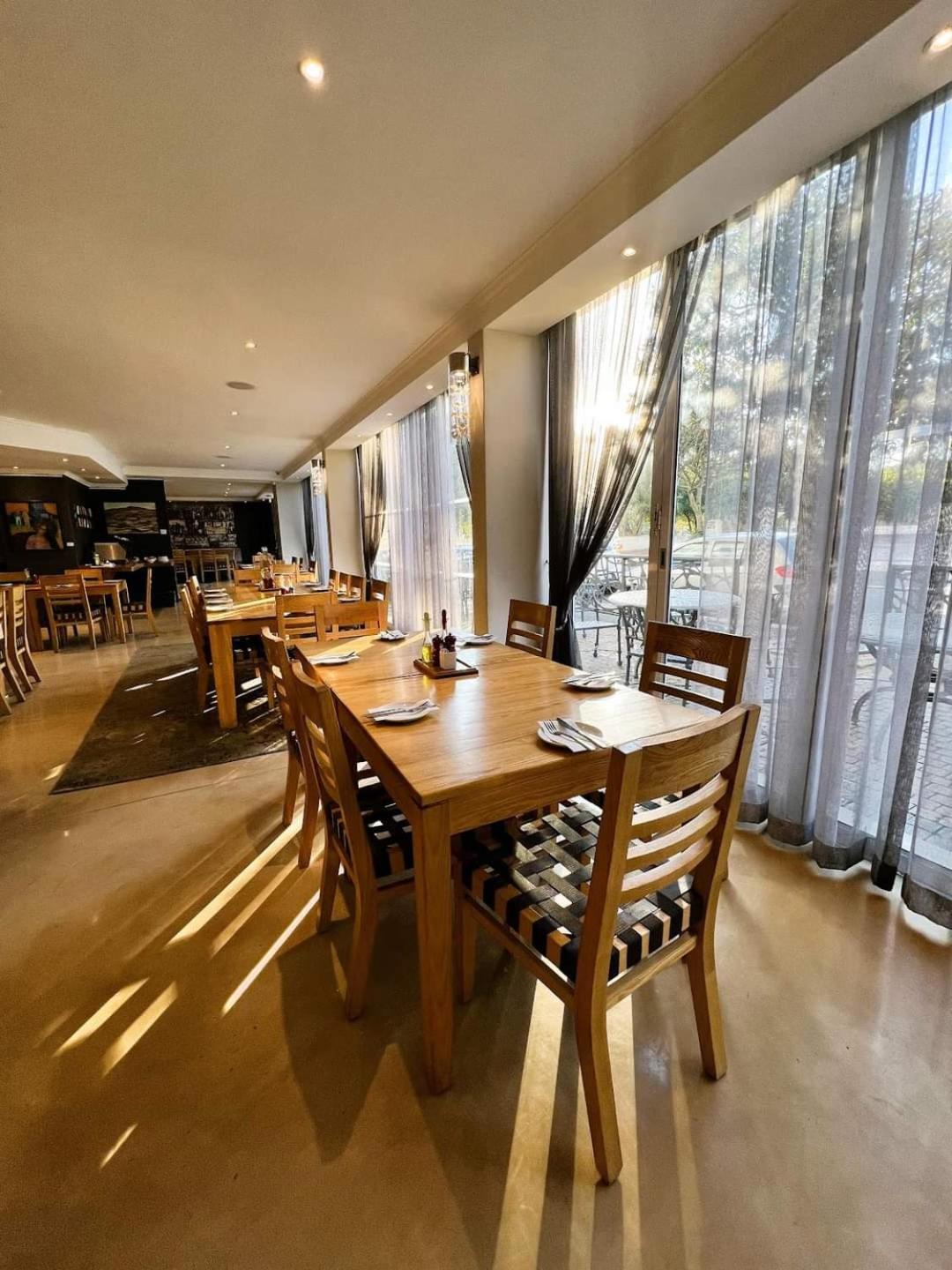 Hollow Boutique Hotel