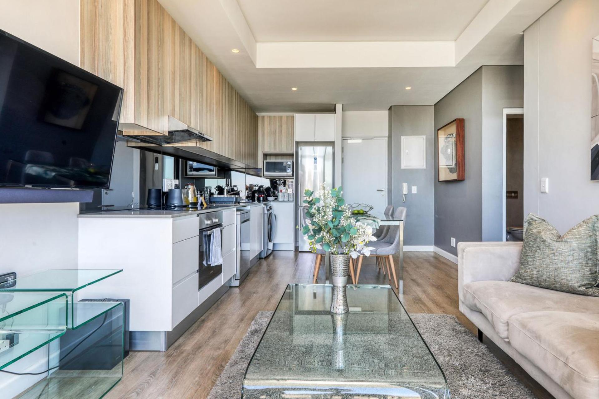 Backup-powered Elegant Balcony Apartment Cape Town