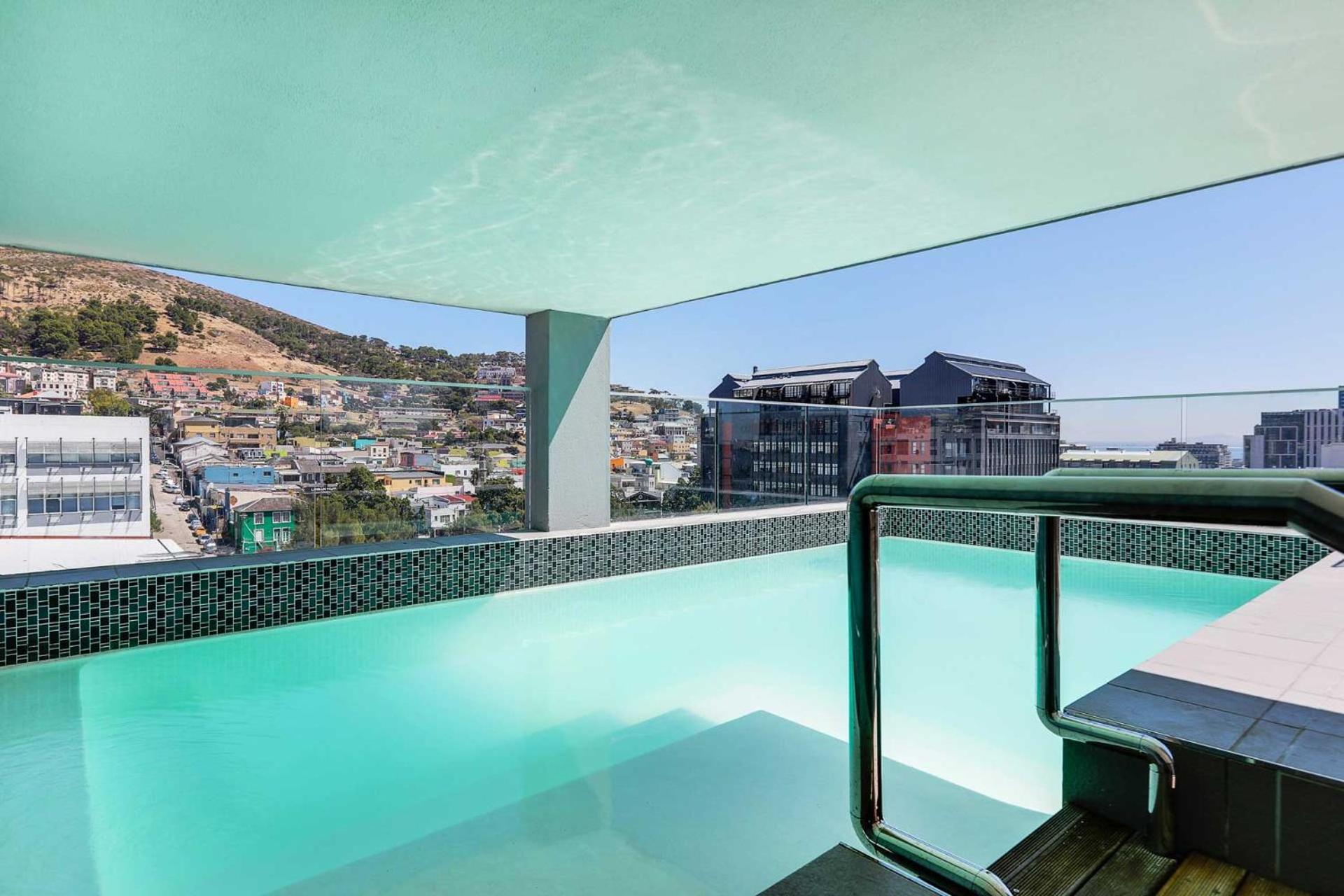 Apartment Backup-powered Elegant Balcony *