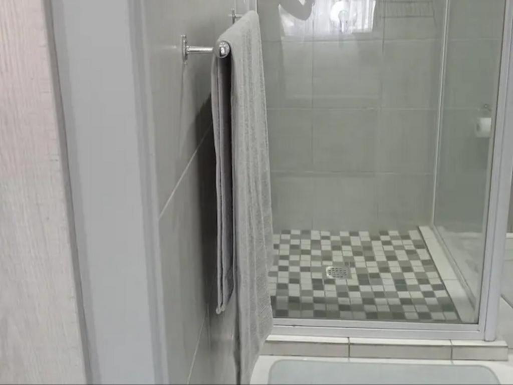 Gizelle Apartment