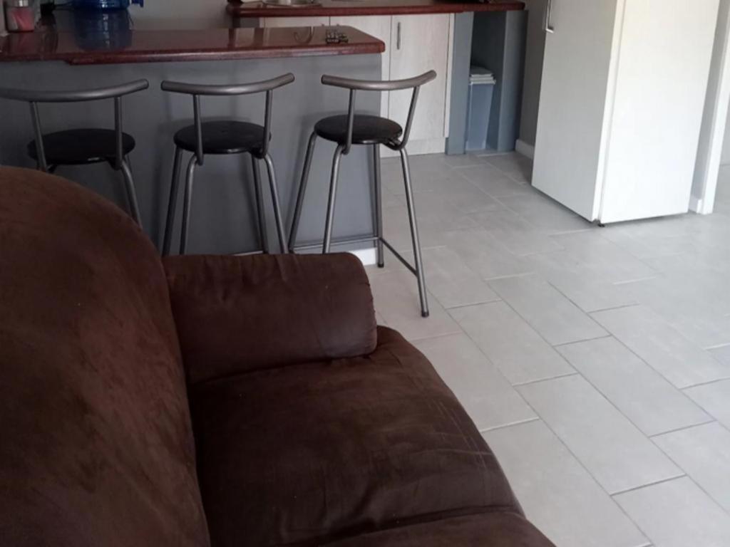 Gizelle * Cape Town