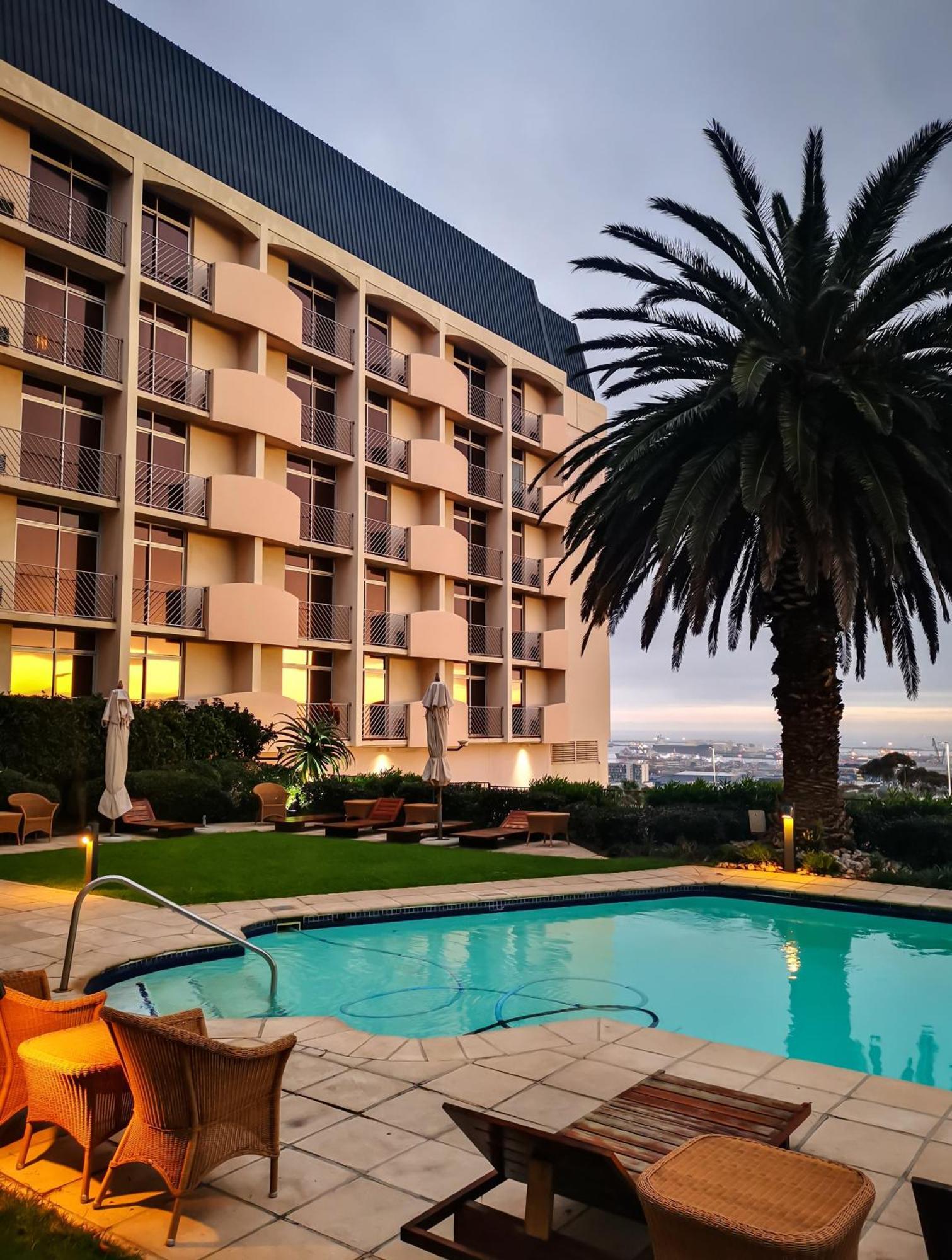 Garden Court Nelson Mandela Boulevard Hotel 3*