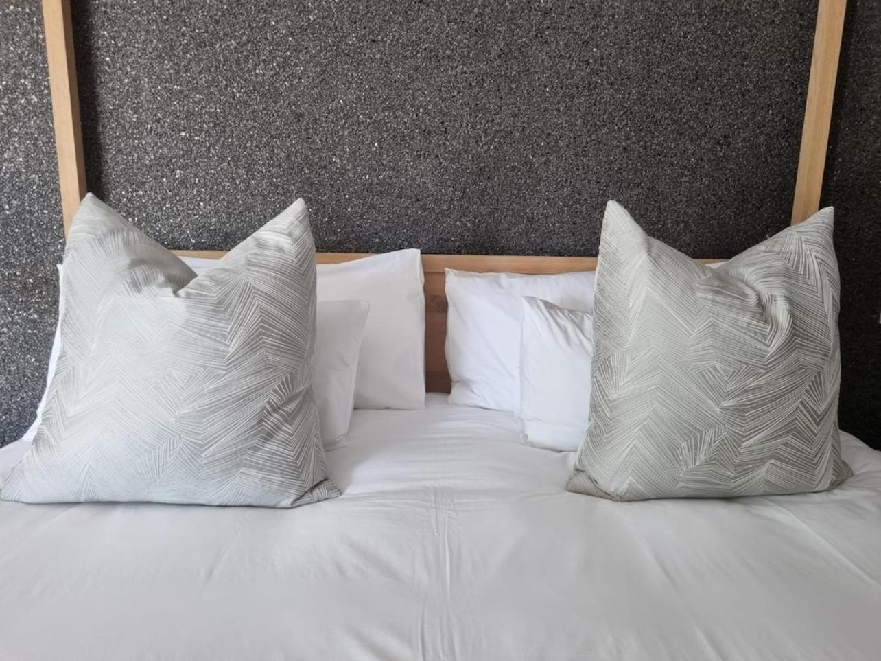 Amara Lincoln - 100m From Camps Bay * Cape Town