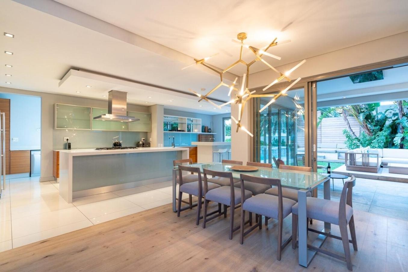 Amara Lincoln - 100m From Camps Bay Cape Town