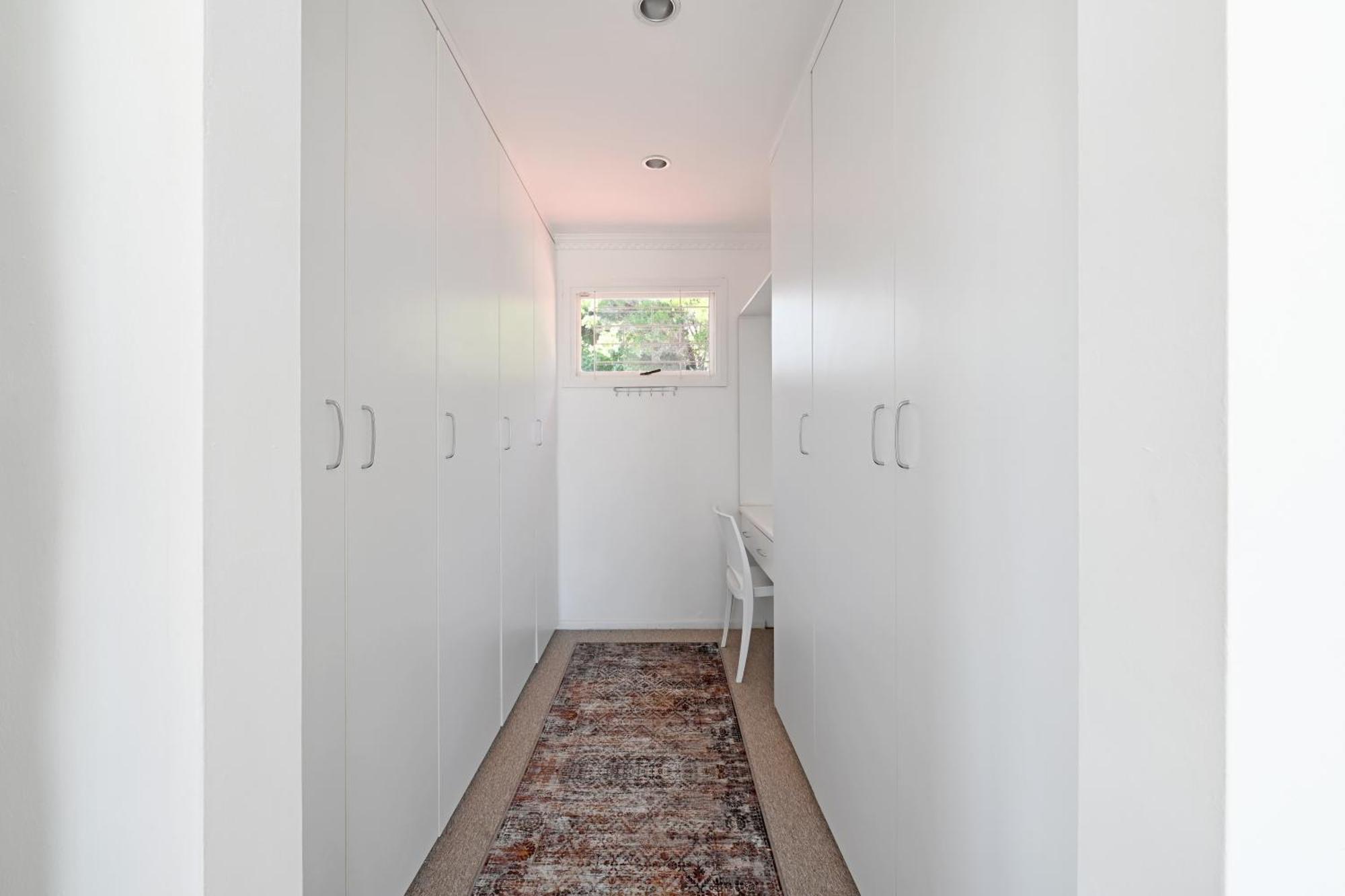 Perfect Location Walk To And Sea Views Holiday home *
