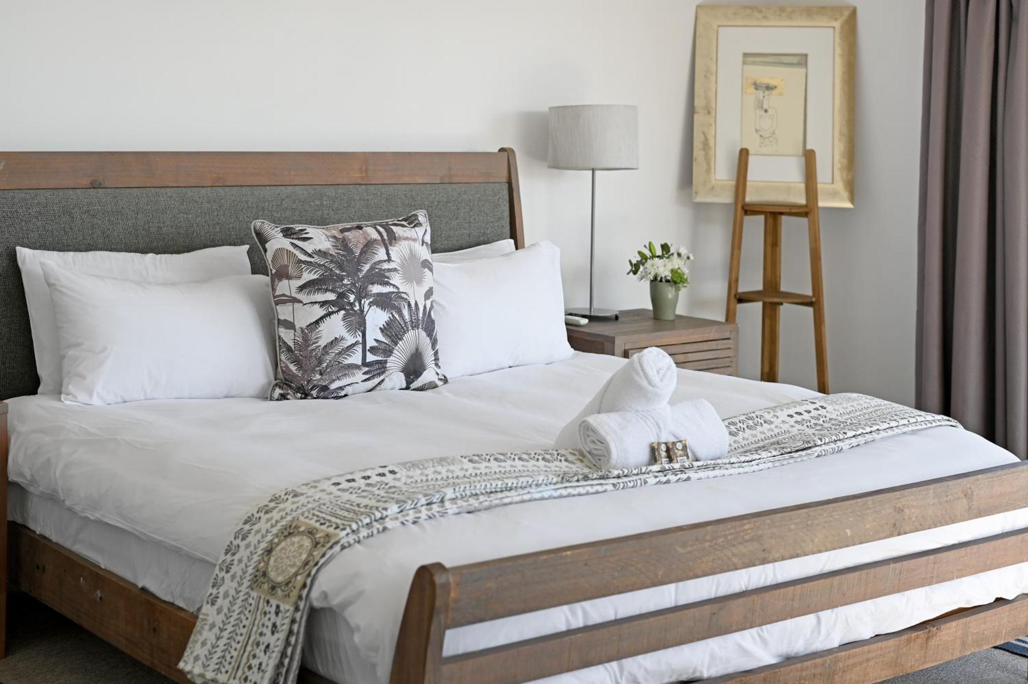 Perfect Location Walk To And Sea Views * Cape Town