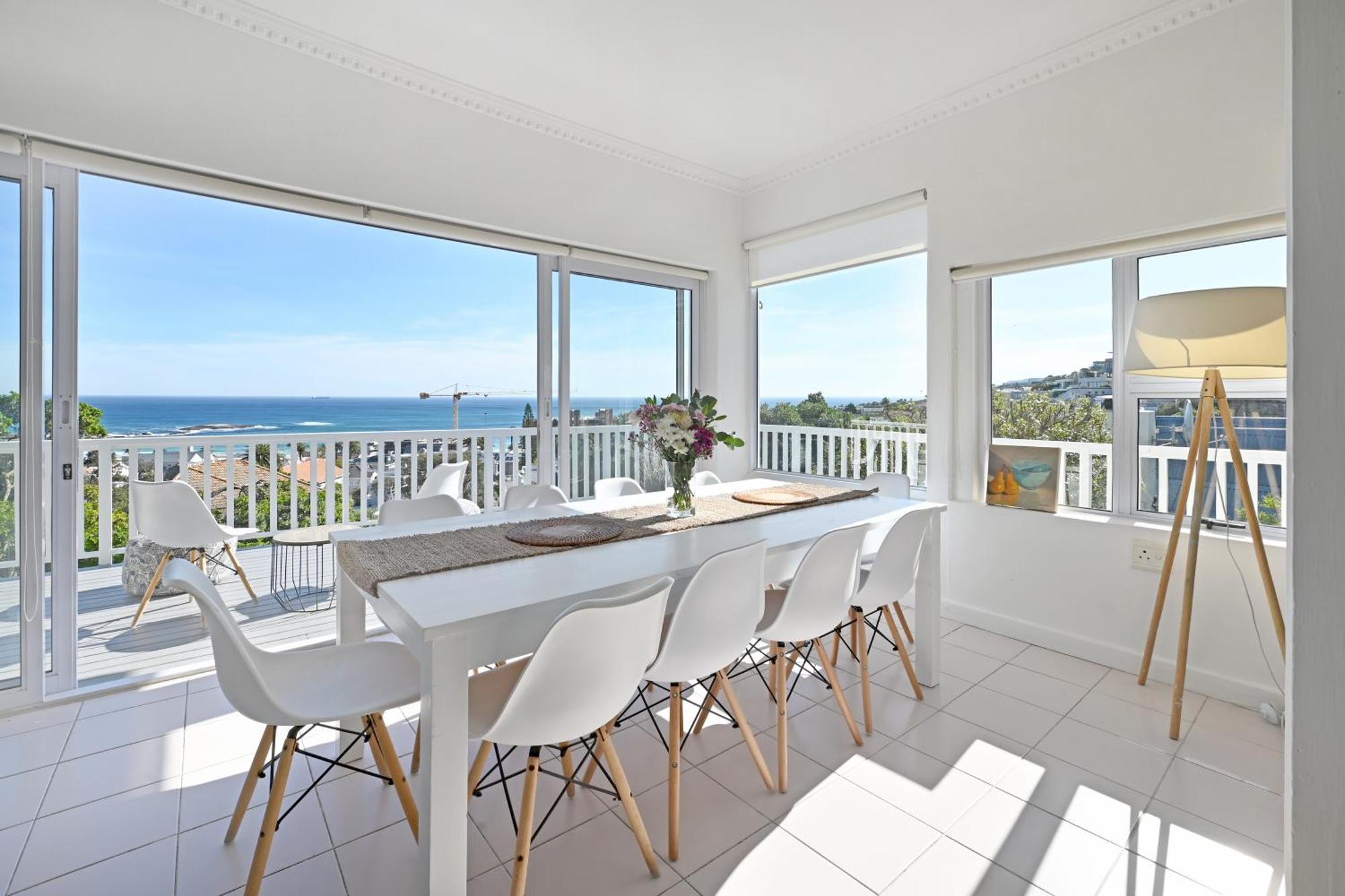 Perfect Location Walk To And Sea Views Holiday home