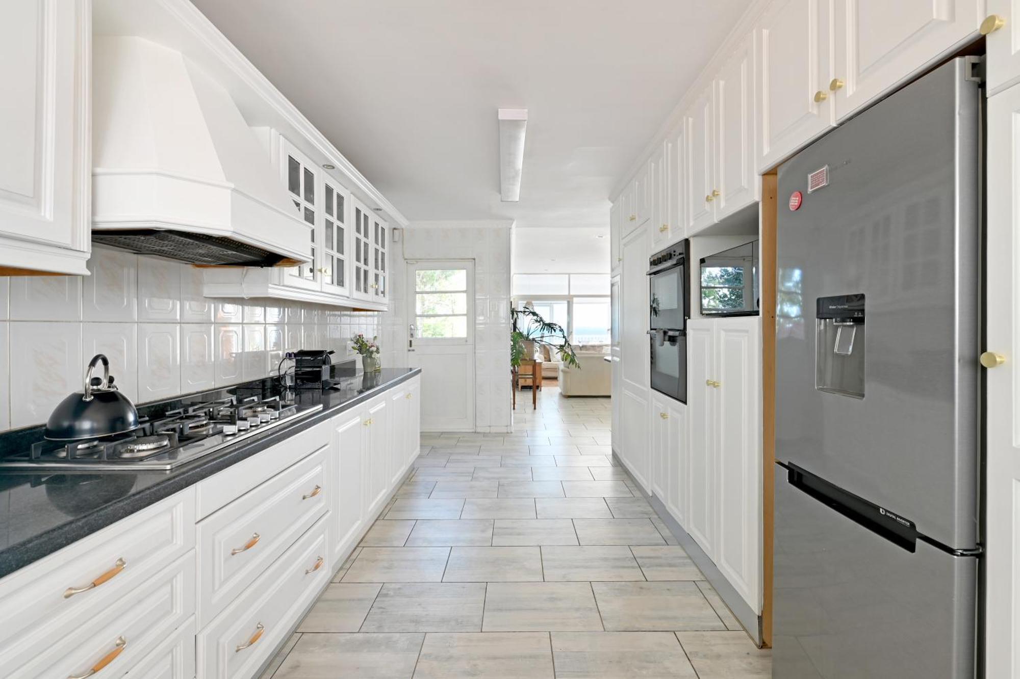 Perfect Location Walk To And Sea Views * Cape Town
