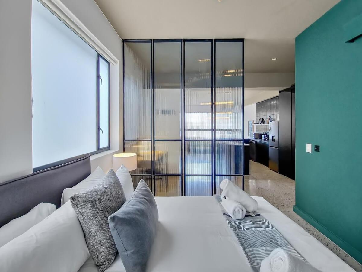 Apartment Stylish, Secure & Modern Work From Base
