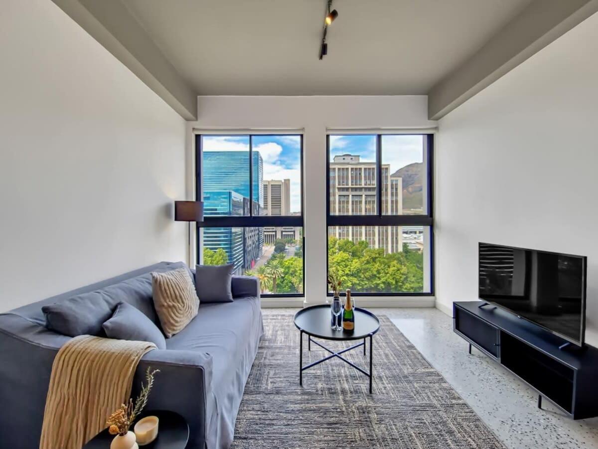 Apartment Stylish, Secure & Modern Work From Base *