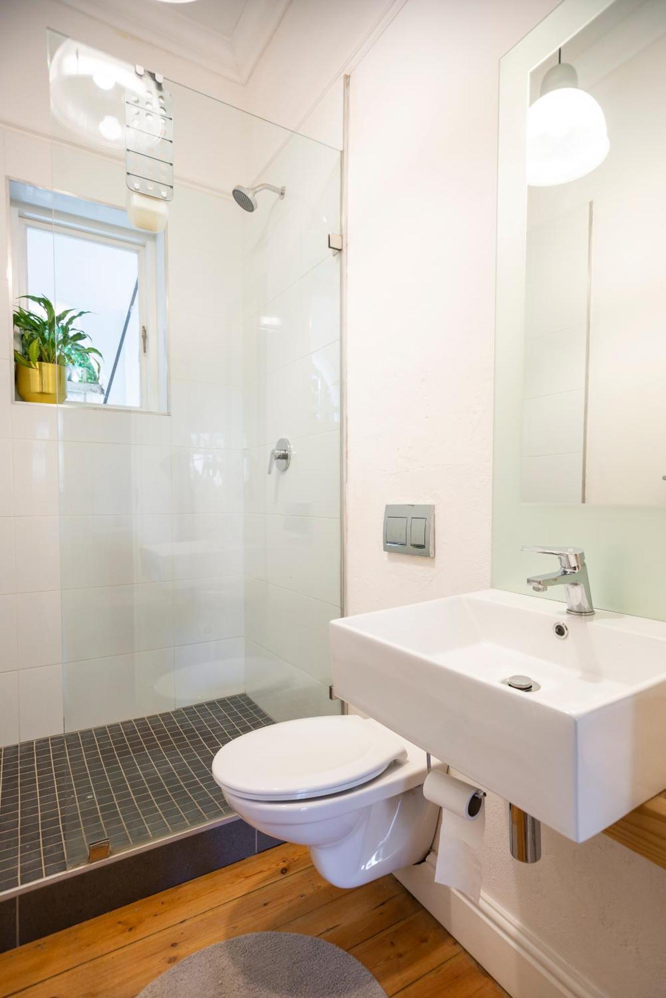 Roeland Terrace Hidden Gem *