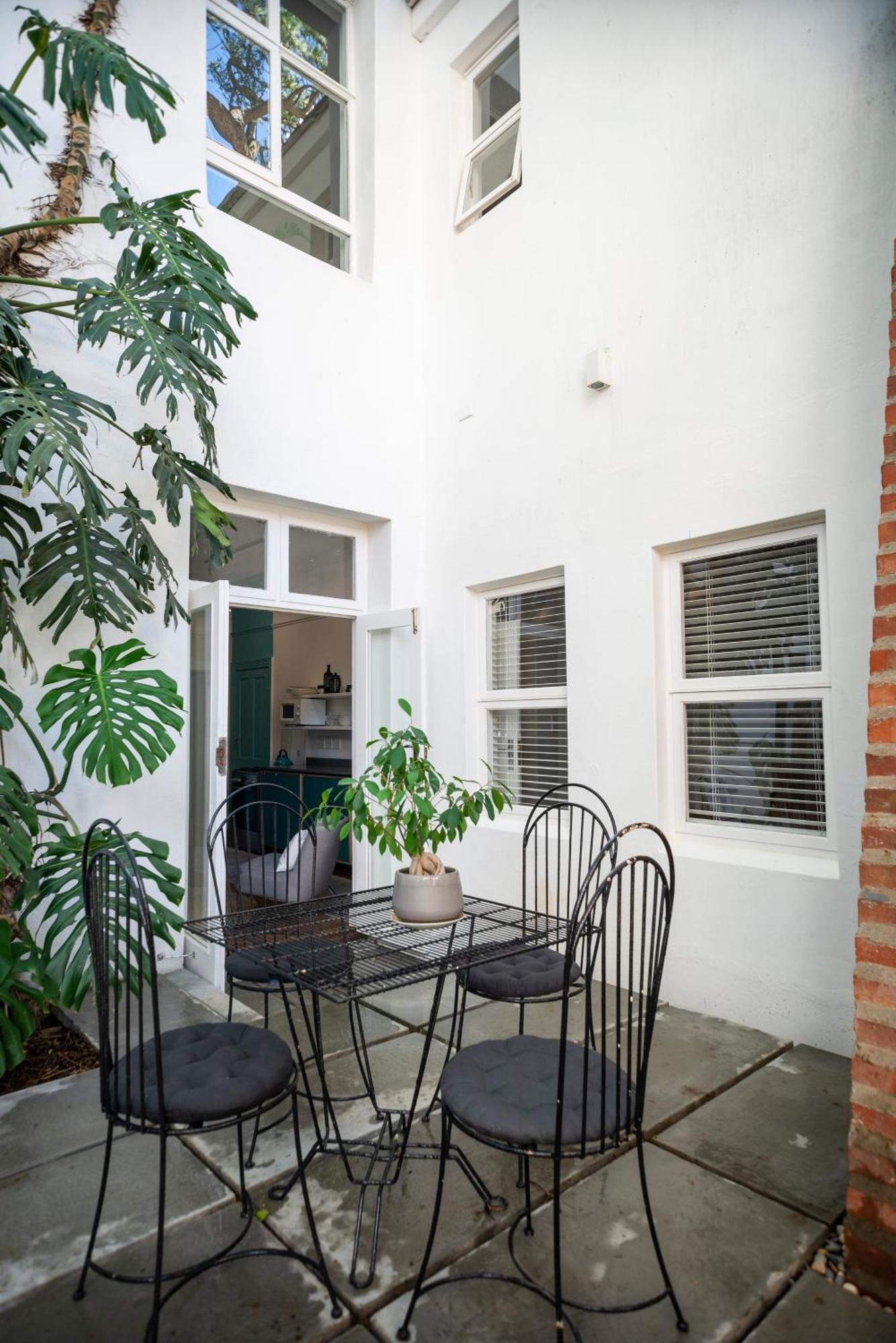 Roeland Terrace Hidden Gem Apartment