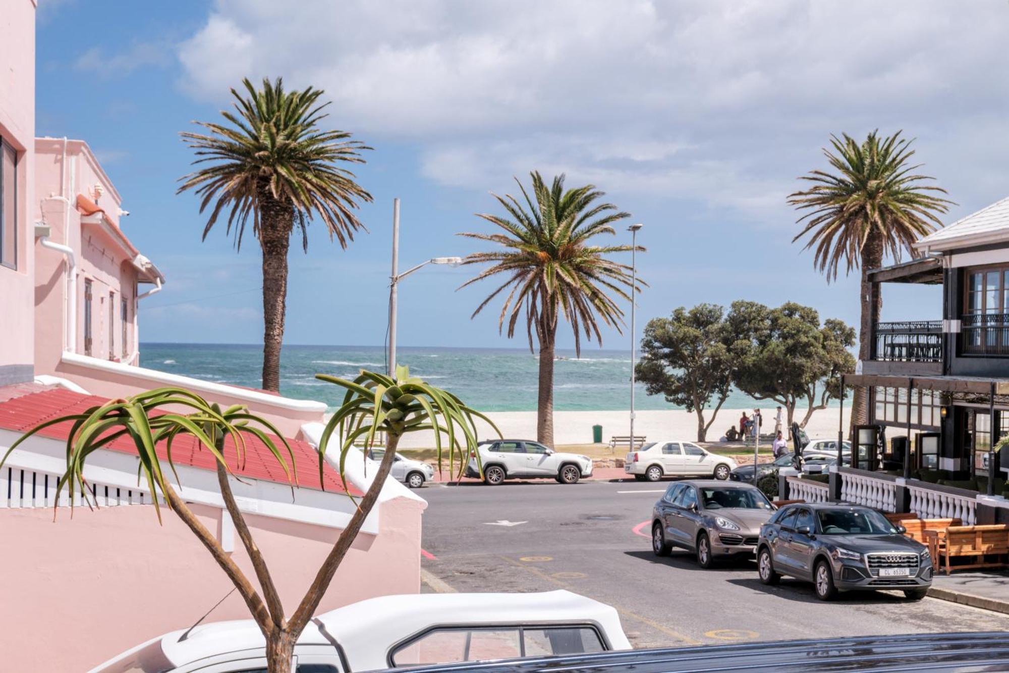 Casa Caprice - A 3 Bed Steps From The Cape Town