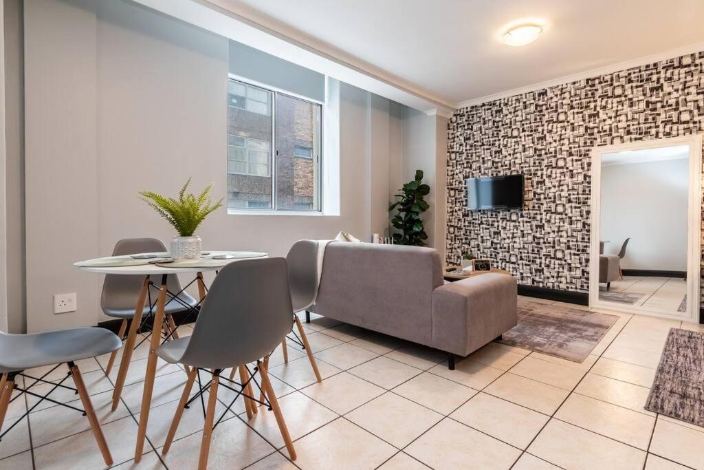 Apartment Inner Gem With Pool, Gym And Parking