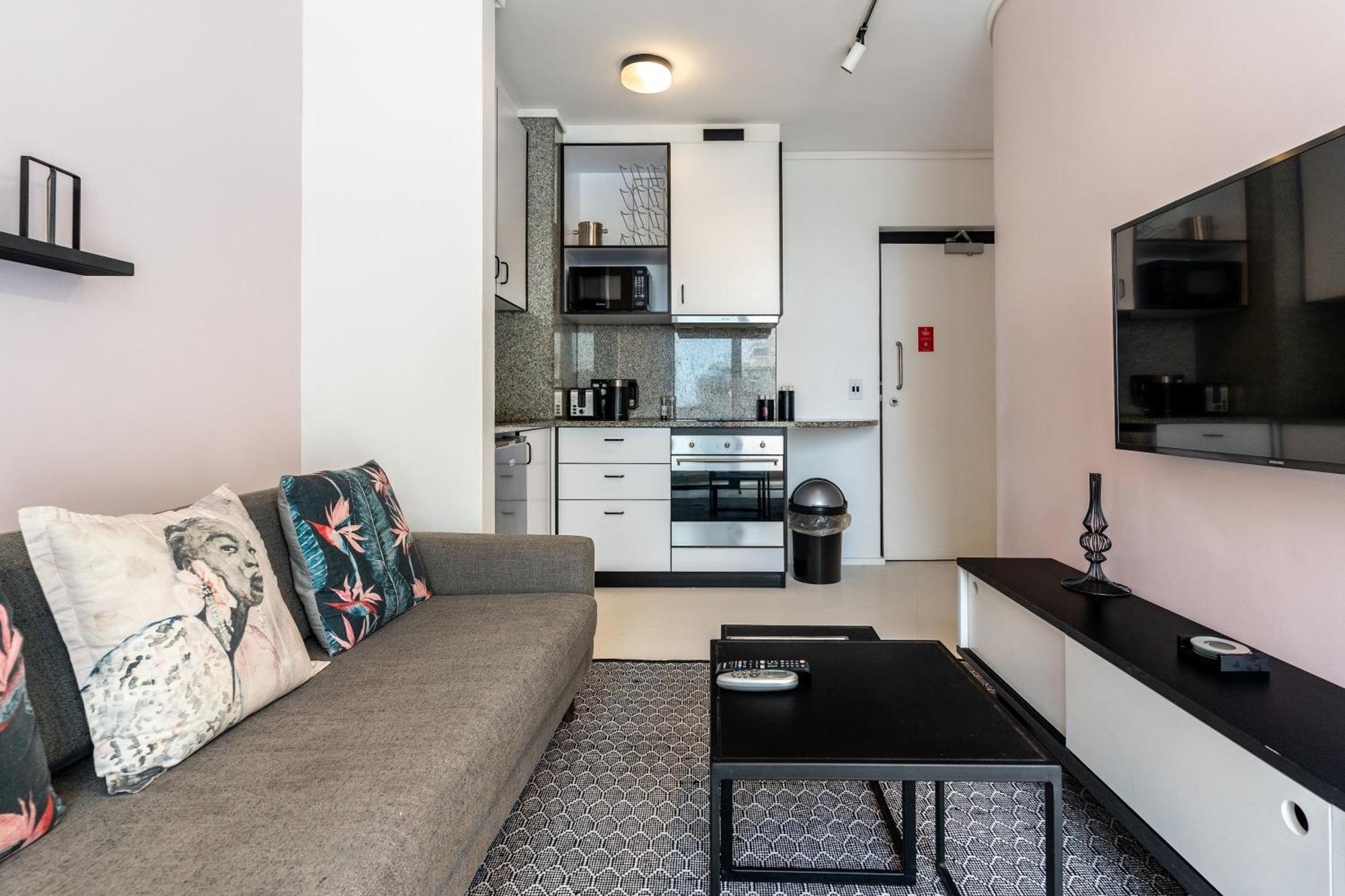 Flamingo 102 - One Bedroom Sea Point Apartment