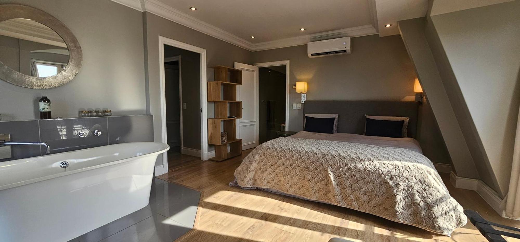 Luxury Rooftop 4bedroom Cape Royale With V&a Seapoint View Apartment