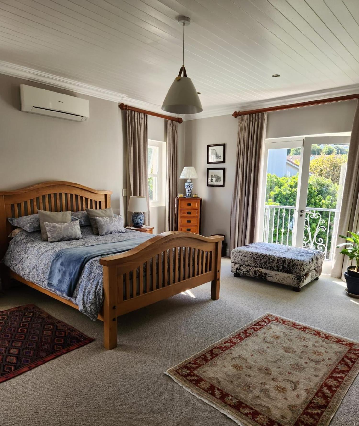 Mountain View In Exclusive Security Estate, Hout Bay, * Cape Town