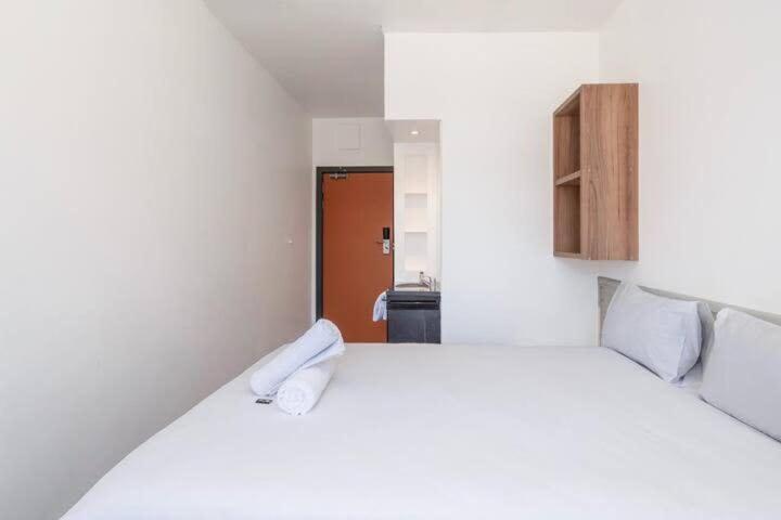 Metropole 2nd Floor With Shared Amenities * Cape Town