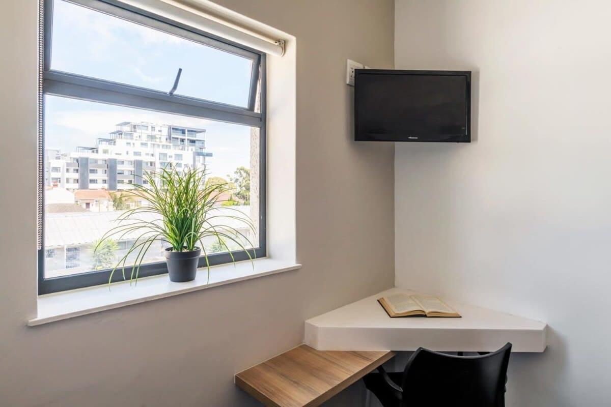 Metropole 2nd Floor With Shared Amenities Apartment *