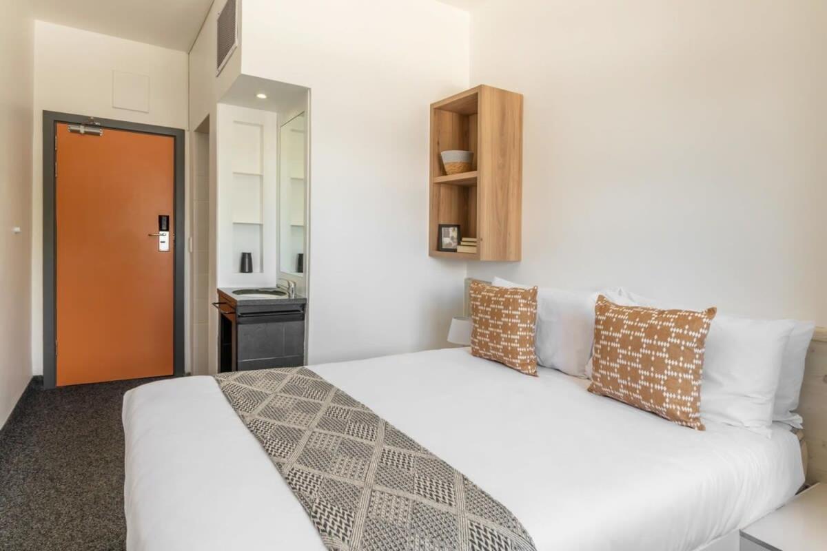 Apartment Metropole 2nd Floor With Shared Amenities *