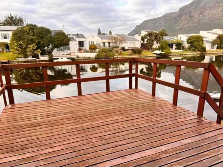 Relax On The Marina * Cape Town