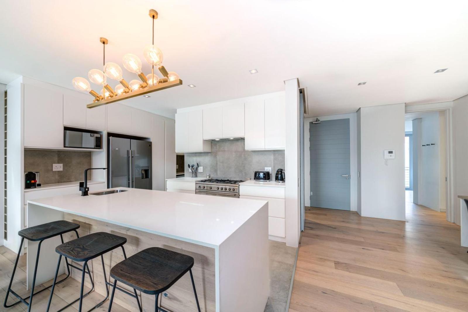 Apartment Luxury 2 Bedroom Apartment, Elements On Battery, Seapoint