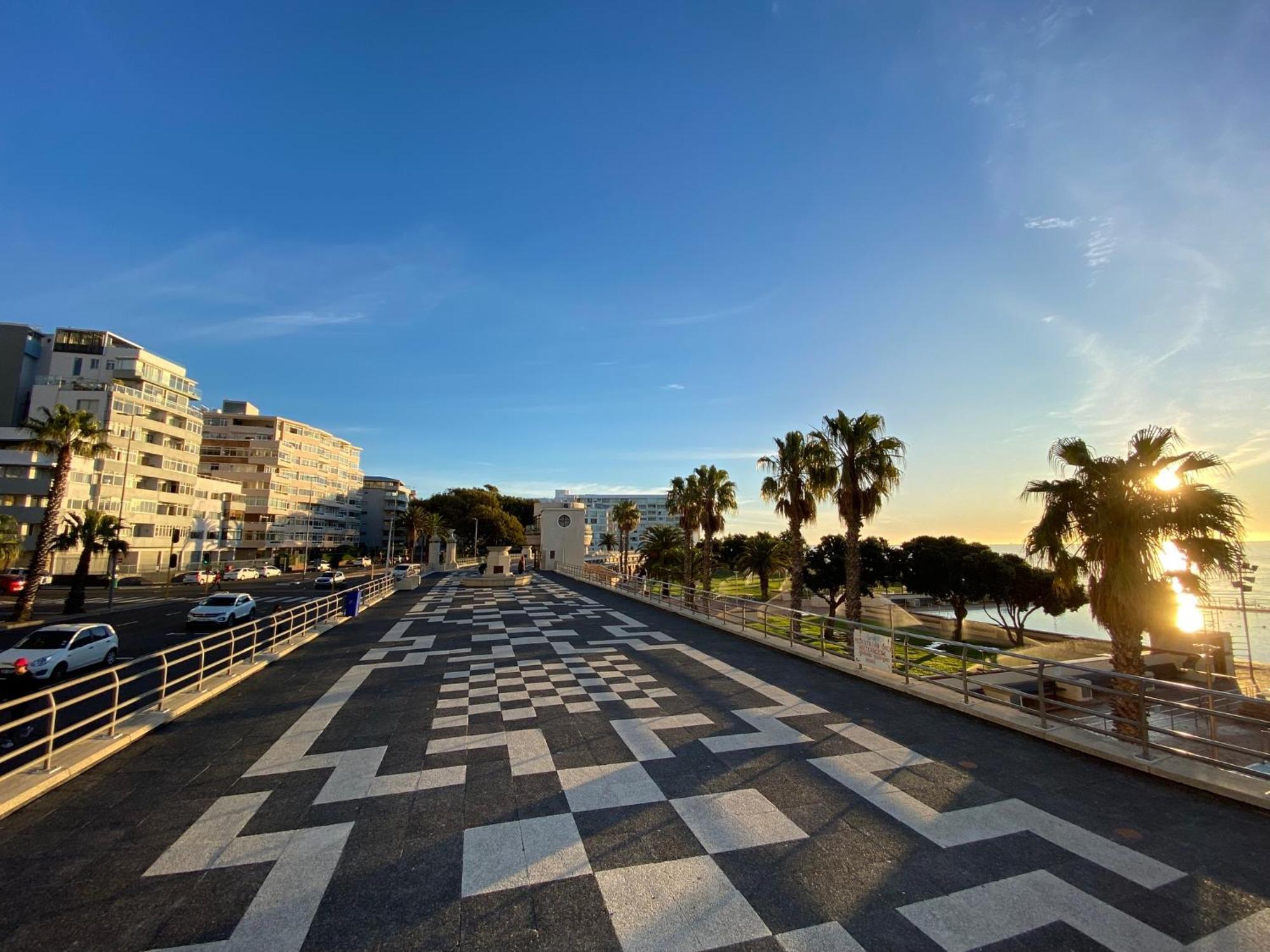 Lido Beachfront Sea Point *