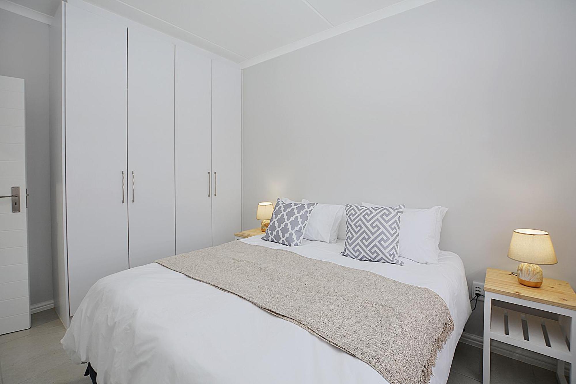 Apartment 1-bedroom#8-leetch Views