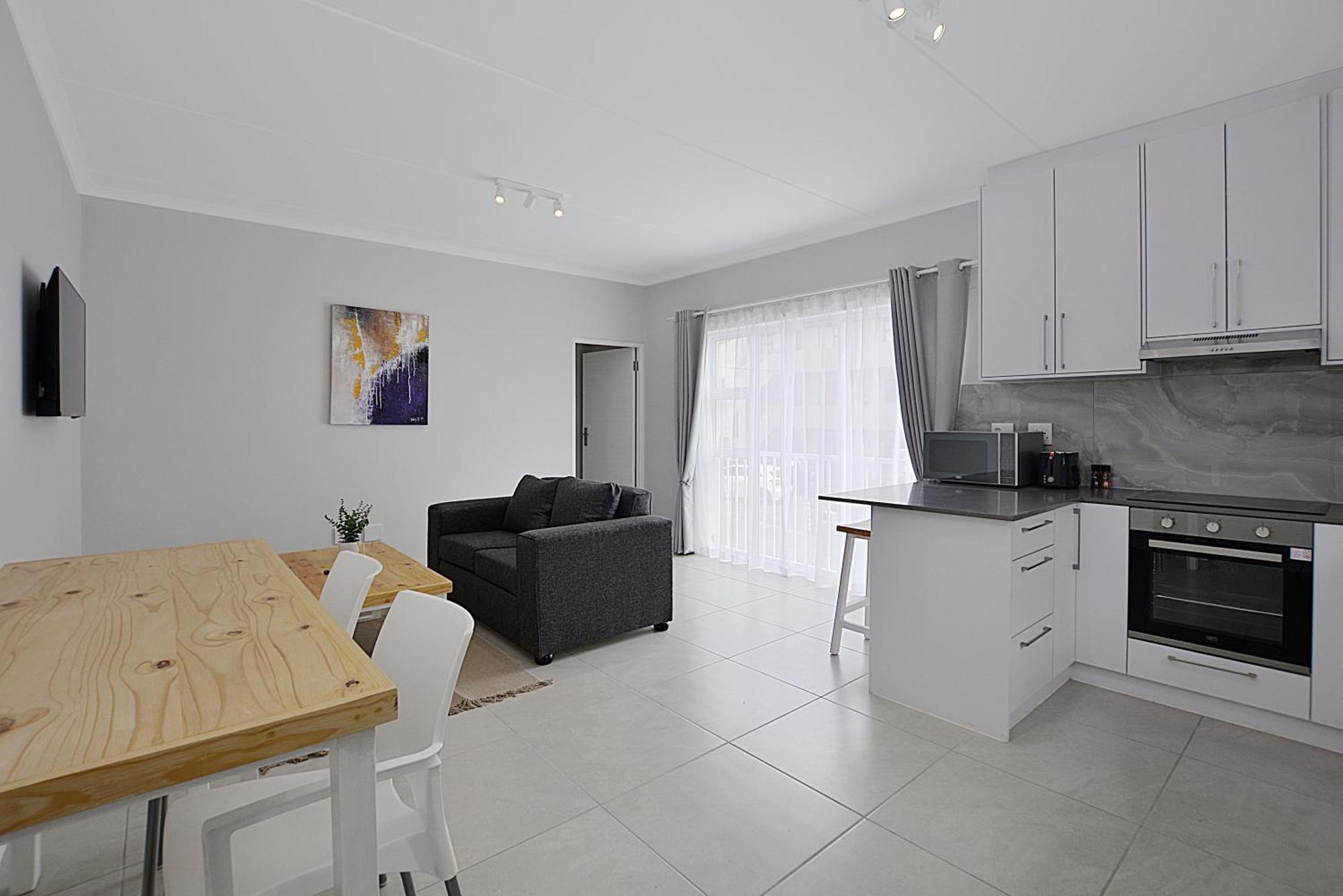 1-bedroom#8-leetch Views Apartment *