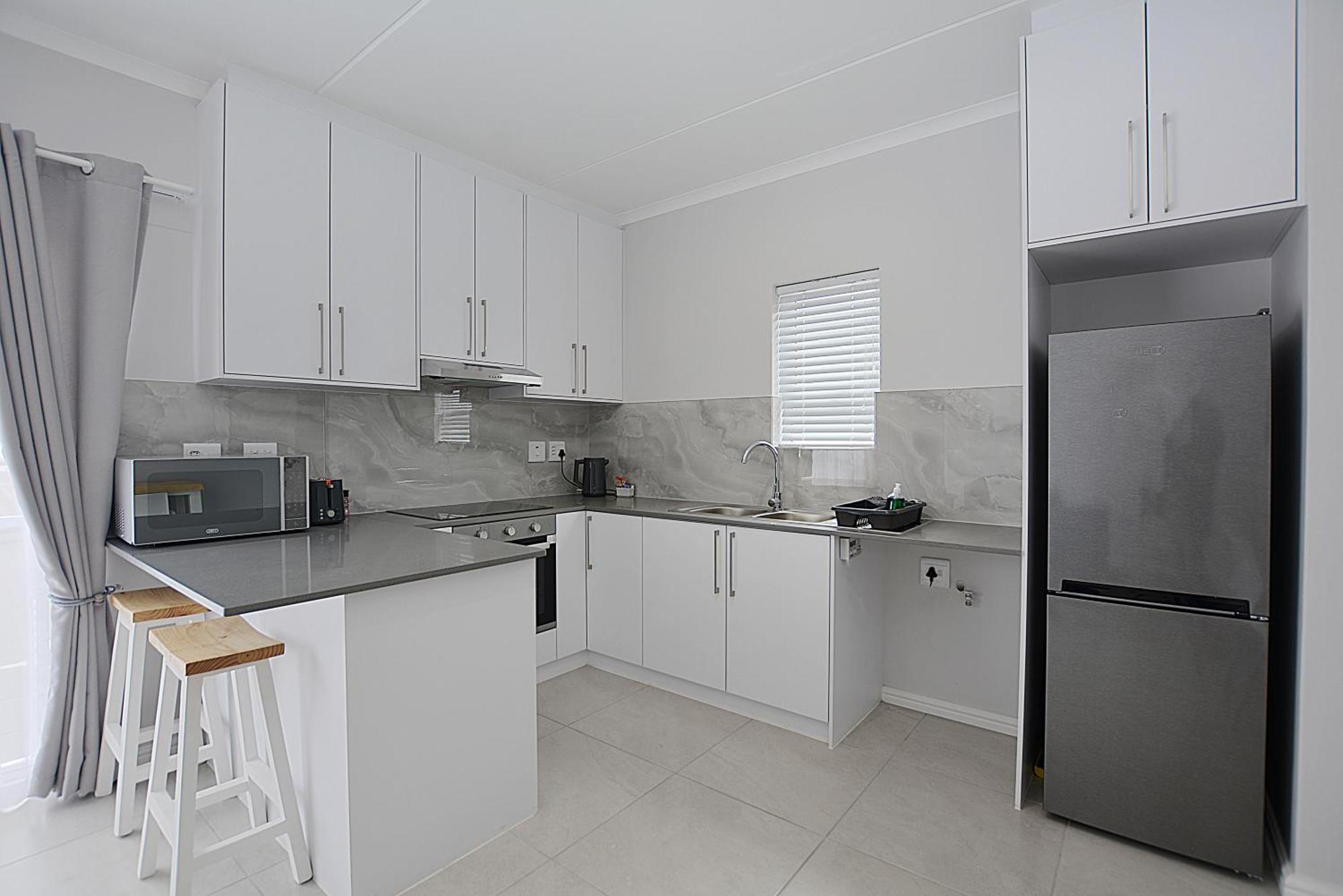 1-bedroom#8-leetch Views * Cape Town