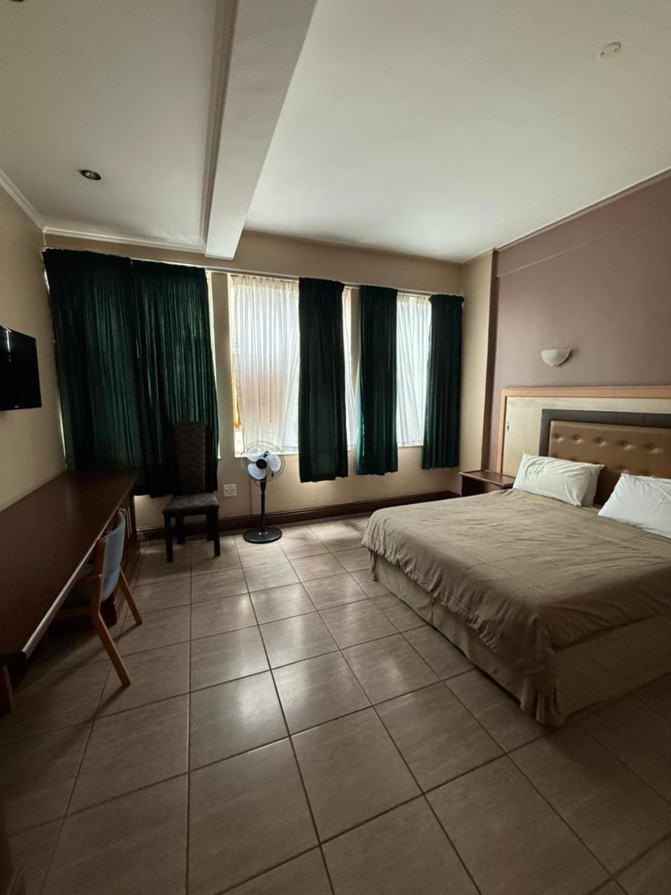 Hotel Capepod Centre