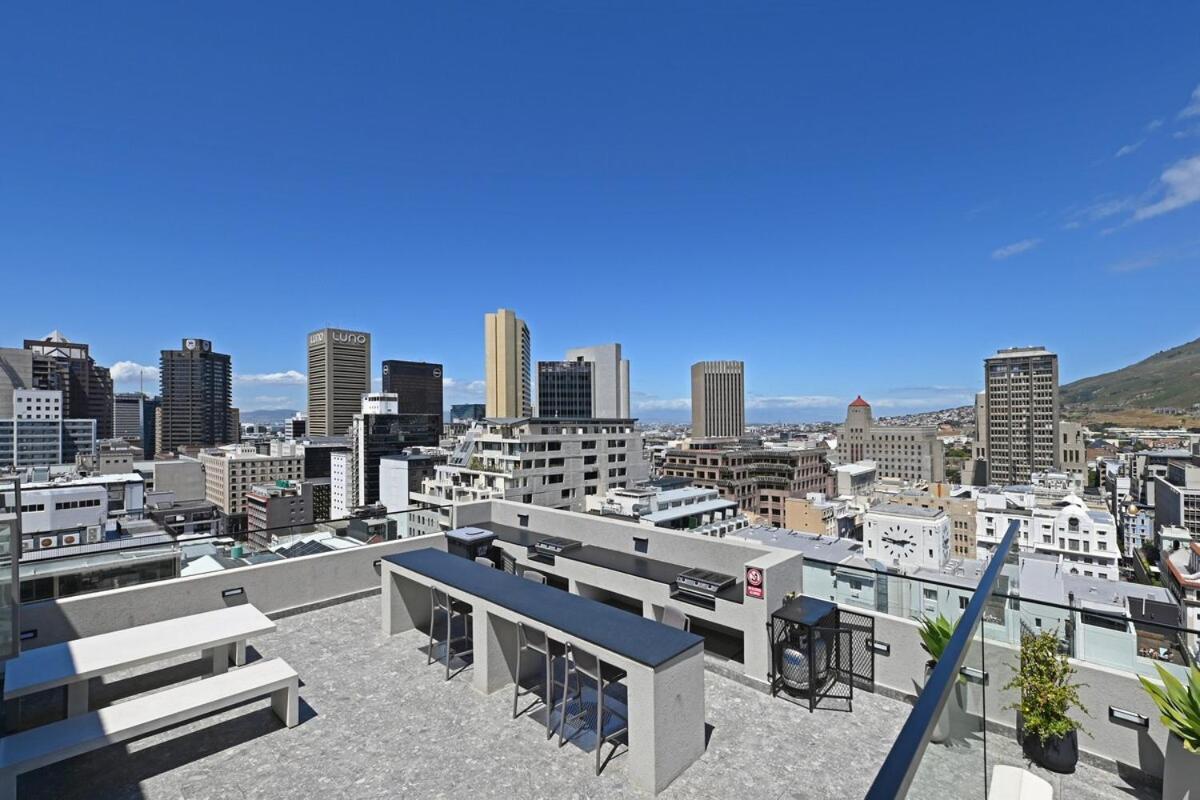 Apartment Halo - Sleek Urban At The Tokyo Cape Town