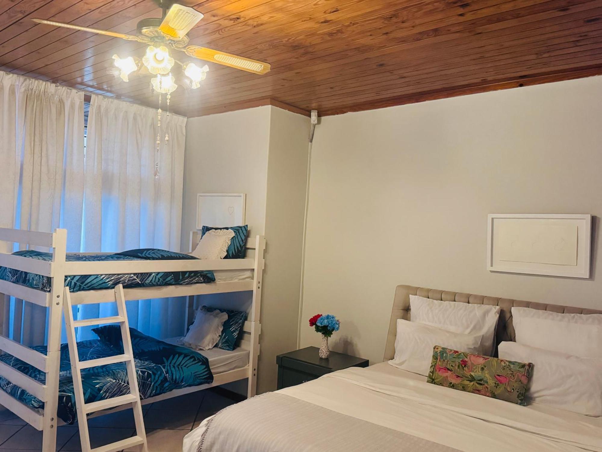 Leisure Family Parow Guest house *